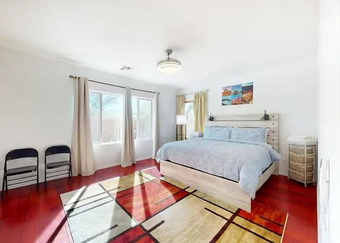 Holiday home New! Stunning Peaceful - Very Close To Sports Complex Peoria