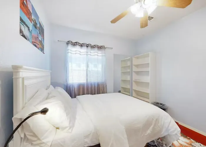 New! Stunning Peaceful - Very Close To Sports Complex * Peoria
