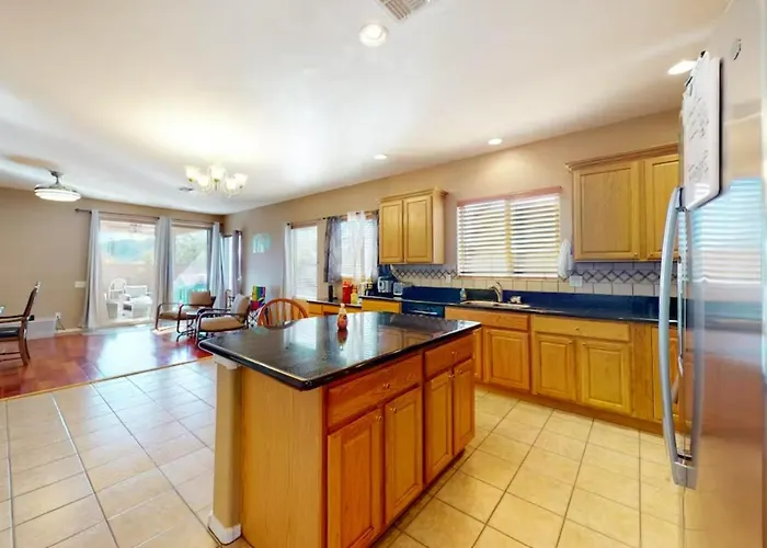 New! Stunning Peaceful - Very Close To Sports Complex Holiday home *