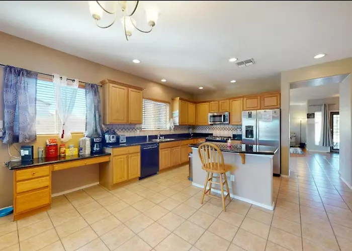 New! Stunning Peaceful - Very Close To Sports Complex * Peoria